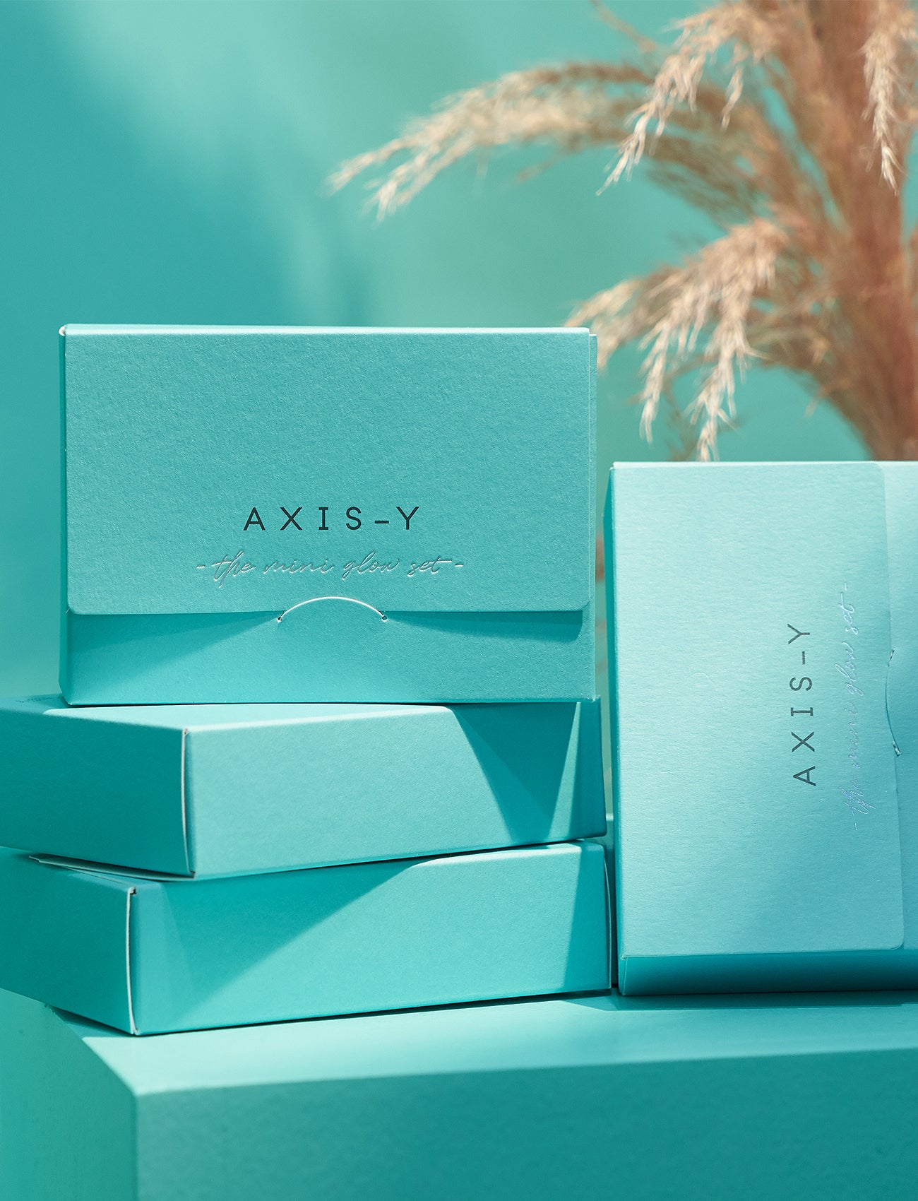 Es sind 4 Stück von dem AXIS-Y The Mini Glow Set aufeinander gelegt.