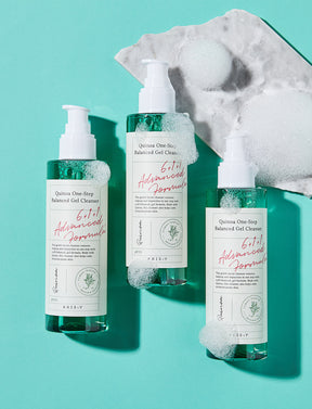Es sind 3 Stück des AXIS-Y Quinoa One Step Balanced Gel Cleanser vor einem hellblauen Hintergrund zu sehen.