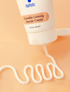 Die Textur der Barr Centella Calming Barrier Cream.